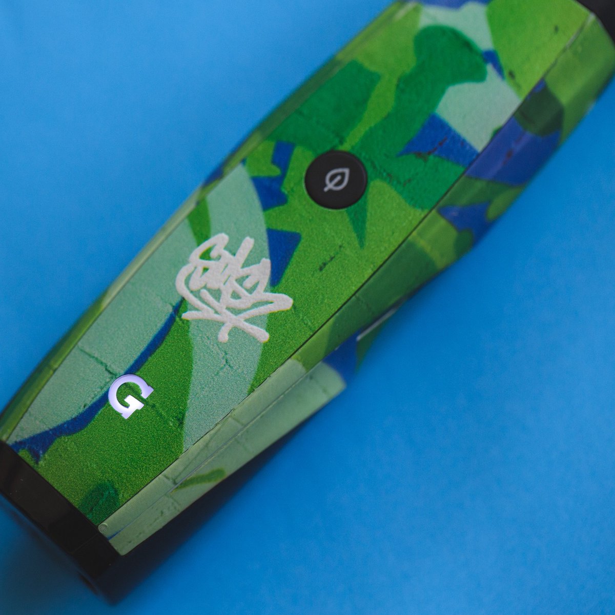 GPen's tweet photo. STASH x @GPEN coming soon! #StashXGPen #officiallimited #visualmaintenance https://t.co/QNqcJDfq10