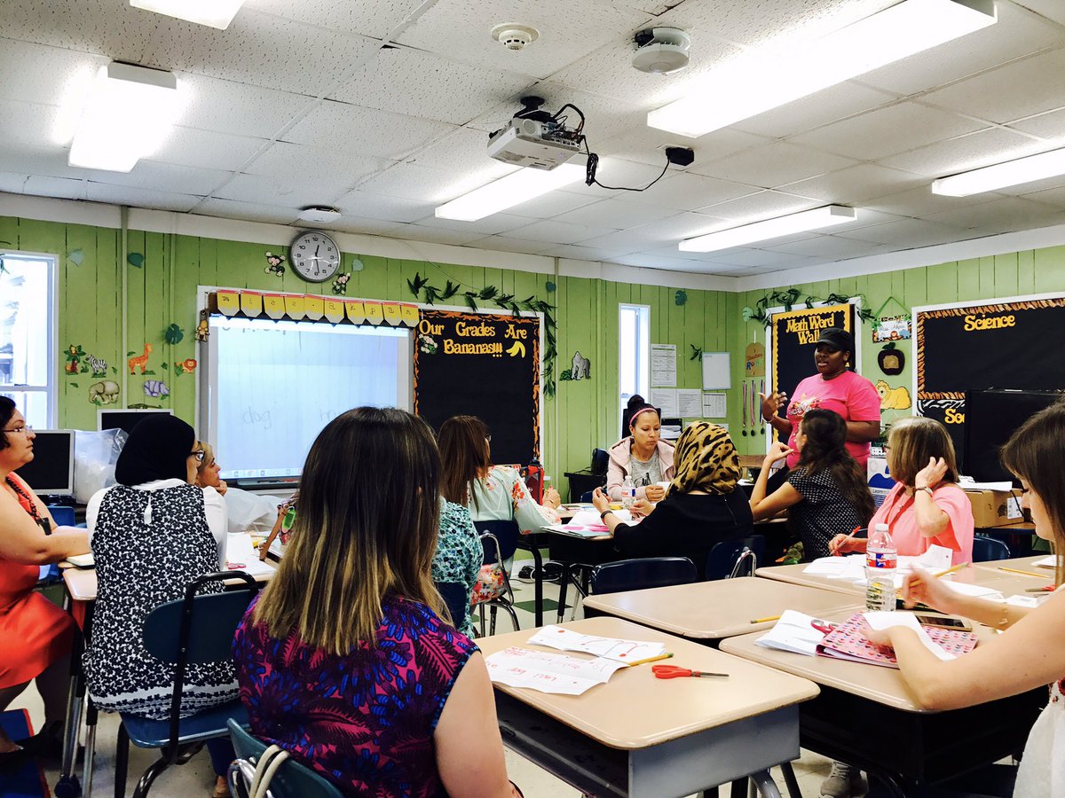 SuttonES_HISD's tweet image. And the learning continues. Sessions from Dyslexia to Writing Strategies to Accelerated Reader.  #SuttonPLS @Drjlarredondo