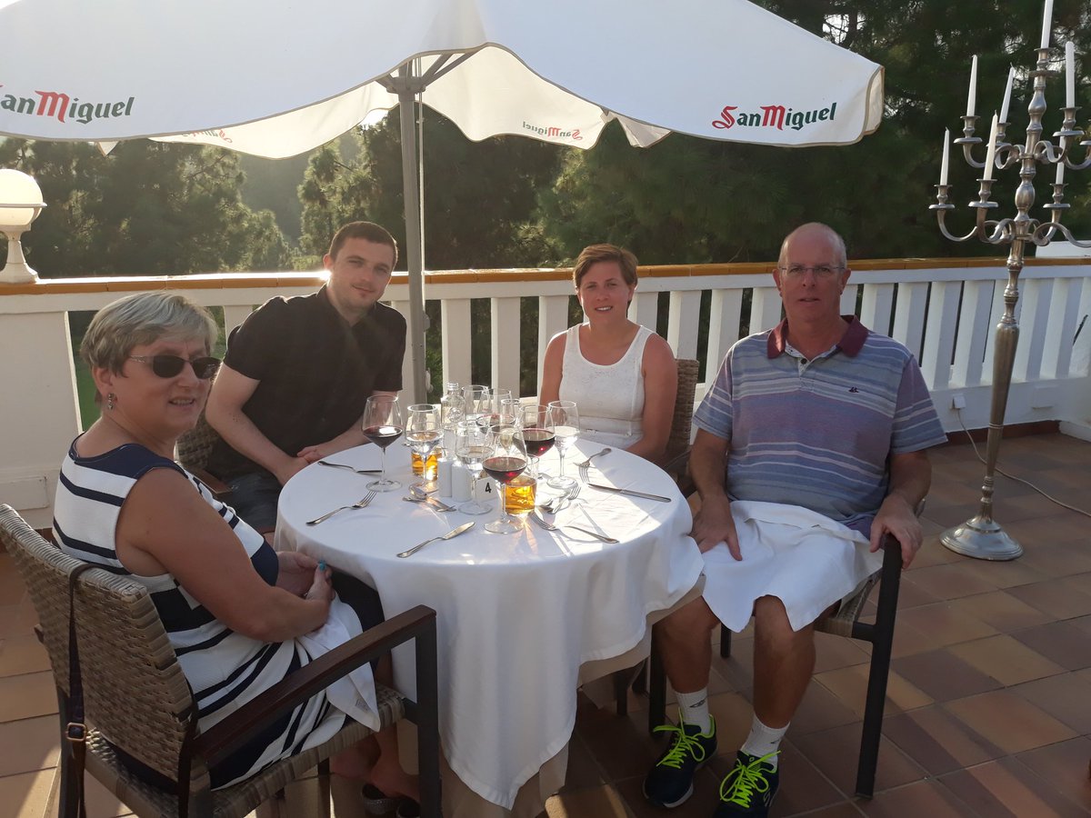 MelanieUtley1's tweet photo. #Diamonddinner great night for our #DiamondMembers @Thomass73261590 @StinaEventsEU #CostaDelSol #biggestpepperpotever https://t.co/iI5o4B0qA5