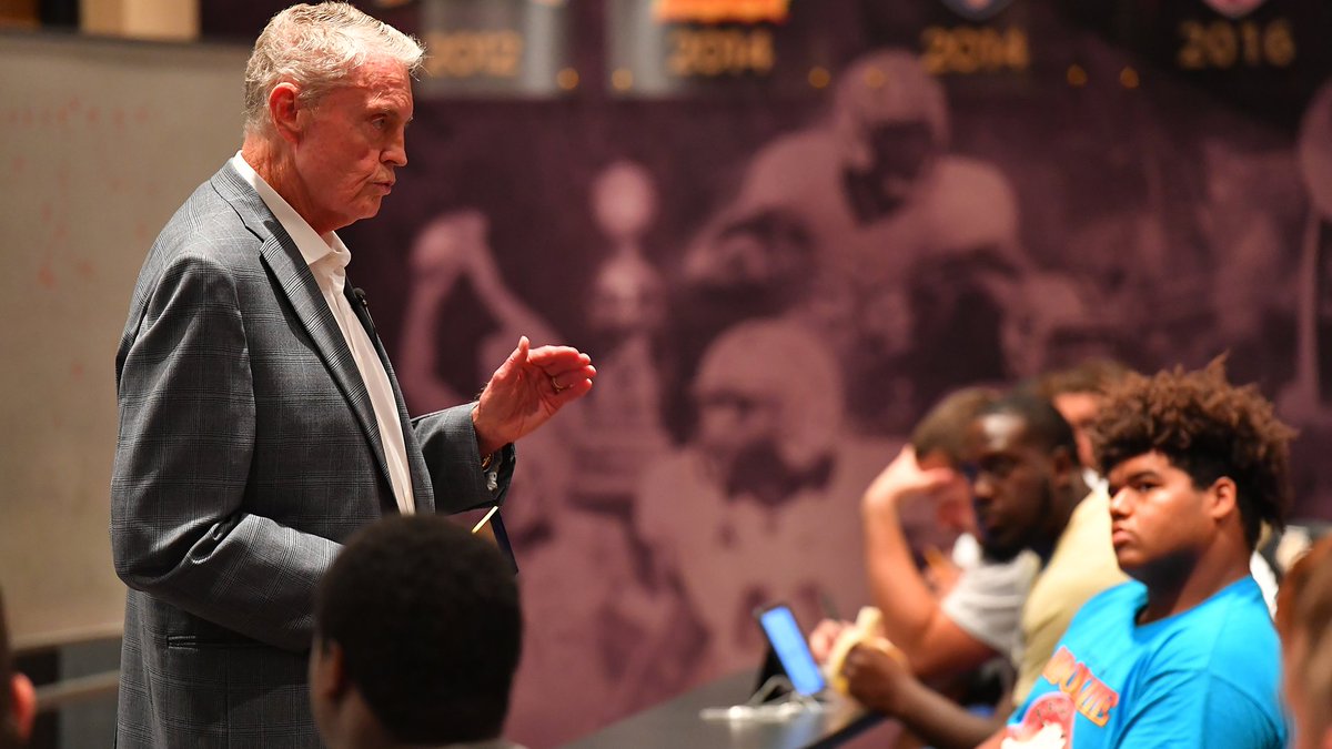 UCF_Football's tweet image. Extremely honored to have legendary Coach Tom Osborne speak with us today.

#ChargeOn