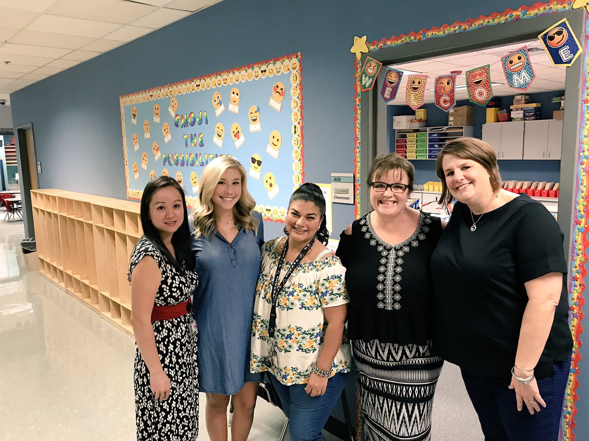 Ward_Kinder's tweet photo. We're ready for parent orientation and SO excited for this year 😊❤️ https://t.co/6W0ztEg6kw