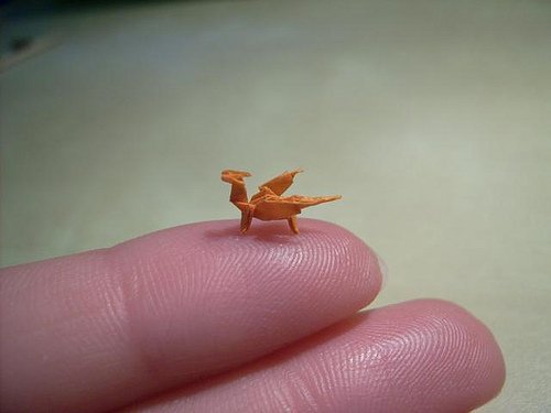 horrormadam's tweet photo. impressive tiny origami https://t.co/m2hkKGQYE3