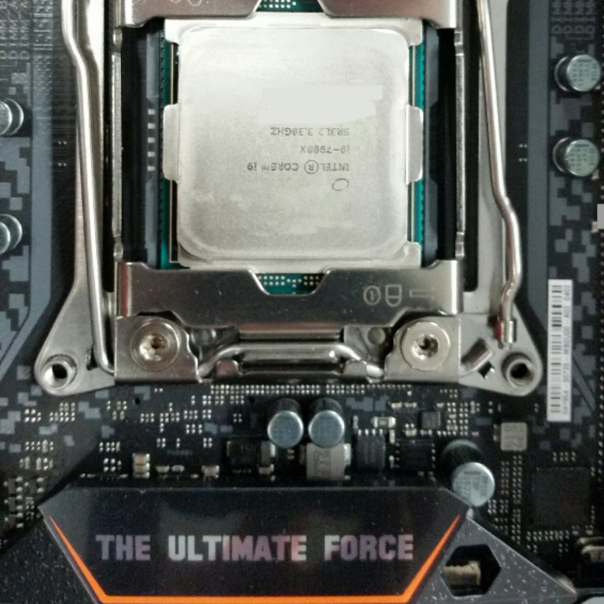 JNCSUSA's tweet photo. A perfect fit. The @ASUS TUF X299 Motherboard and the @intel  i9 7900X.
#ASUS #TUF #Motherboard
#TheUltimateForce #Intel https://t.co/ZyrtCiHCSc