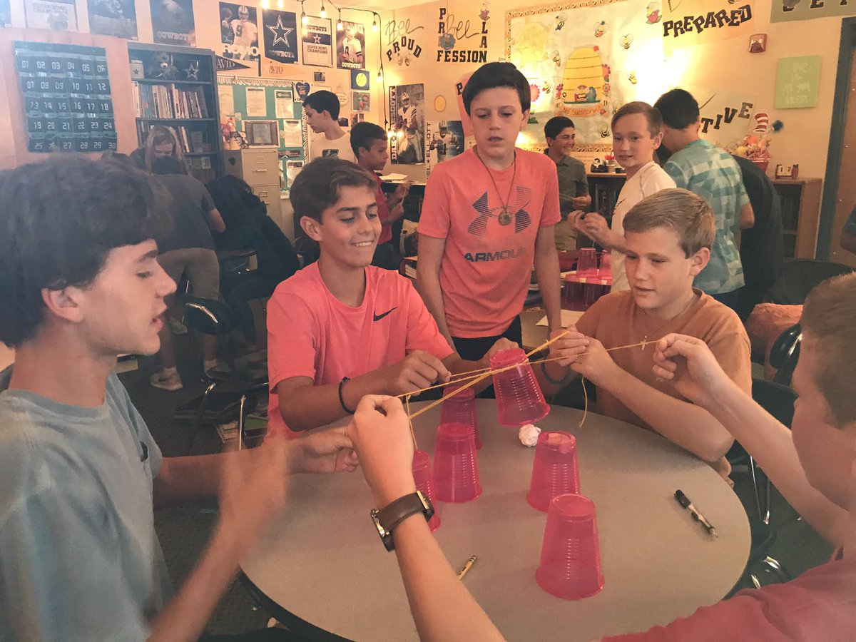ThieleStephanie's tweet photo. Examining what is takes for successful group work! #FacesOfKISD #GoComanches @mccorkle_sandra https://t.co/ZdkHapXalG