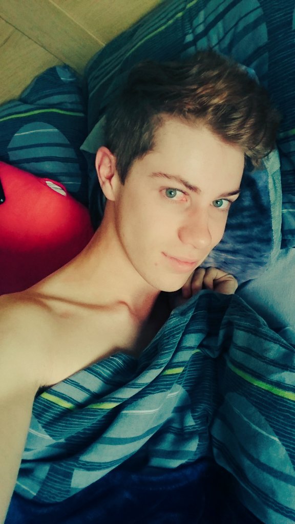 Ryan_Chameleon's tweet image. I'll be online in an hour, see you all then 😘😘 #chaturbate #camboy chaturbate.com/sexychameleon