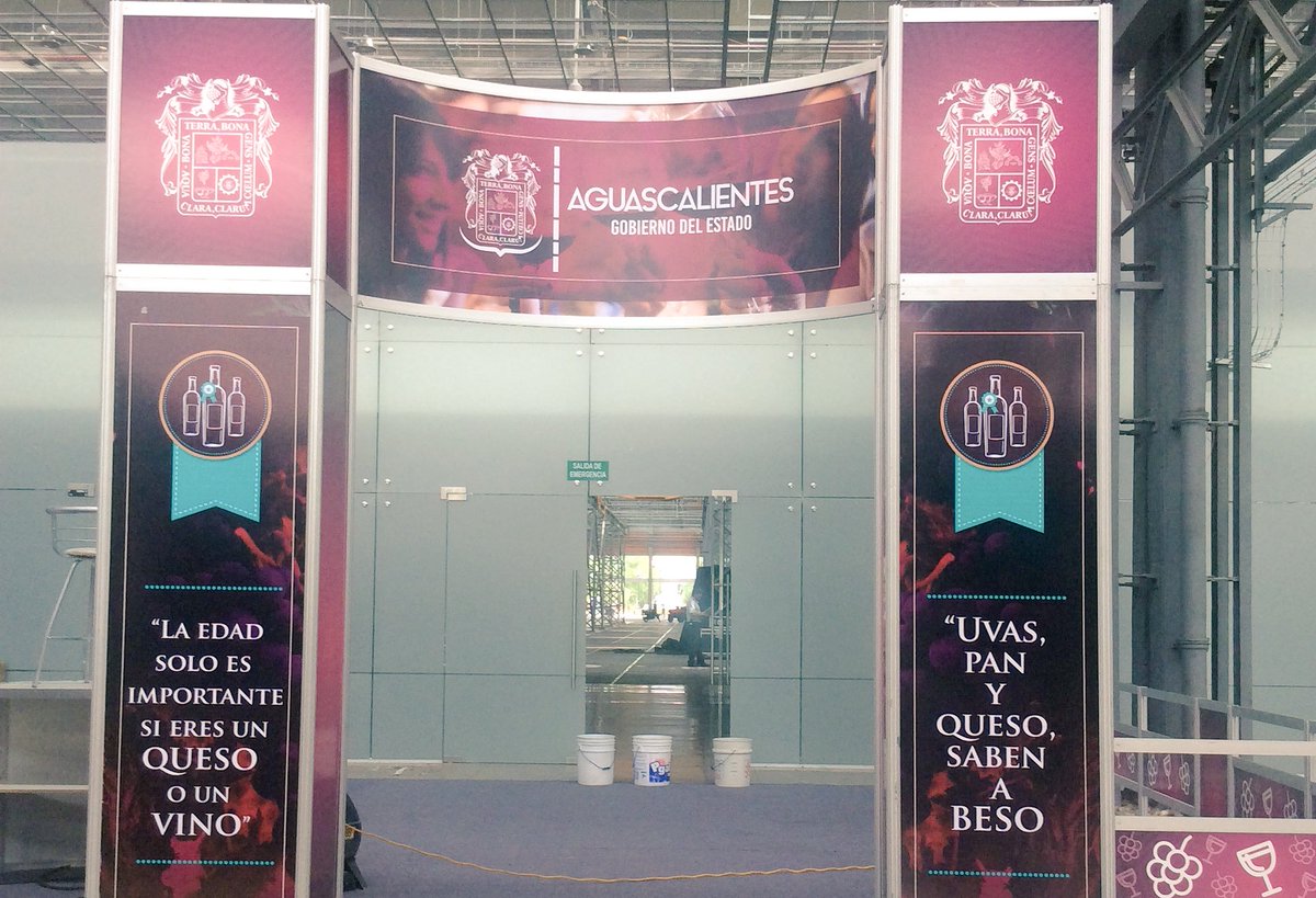 Aguascalientes's tweet photo. Afinando los detalles para recibirte mañana 10 am en la Feria de la uva y queso artesanal. Entrada  gratuita  #Forotrece Av. Gómez Morín s/n https://t.co/3ehUtkcNvP