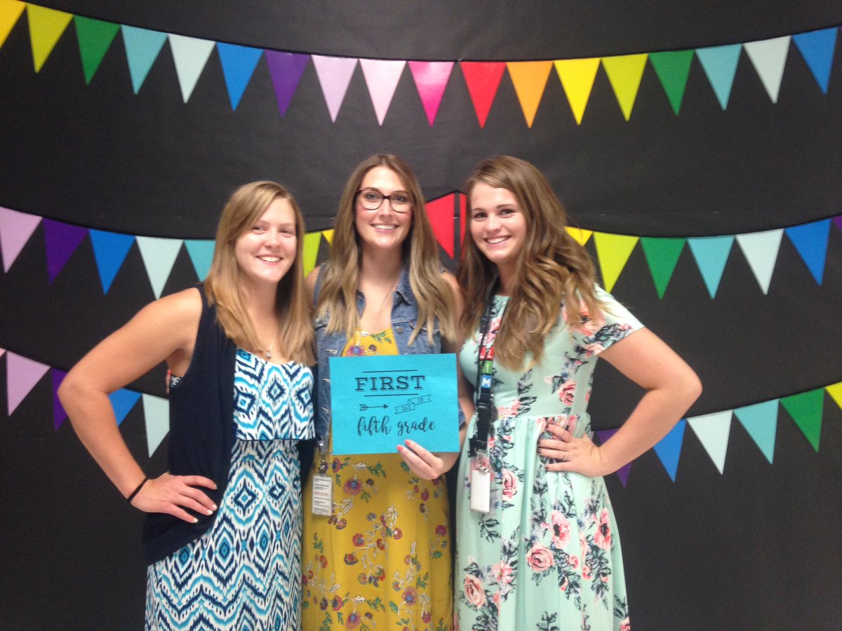 Blajaunie18's tweet photo. First day 5th grade #TheBestIsYetToCome #soofast #dontstress #isdstrong @sftisd @misswilliams292 @MissCorley5 https://t.co/S6LaBZCdAo