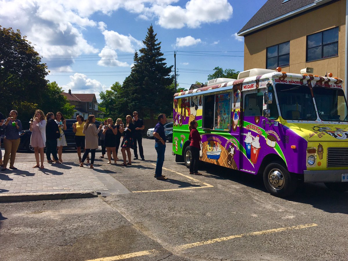 DooleyLucenti's tweet photo. Thx to Mr. Cool for visiting the office and bringing afternoon treats 🍦 https://t.co/iebDy8pvYO