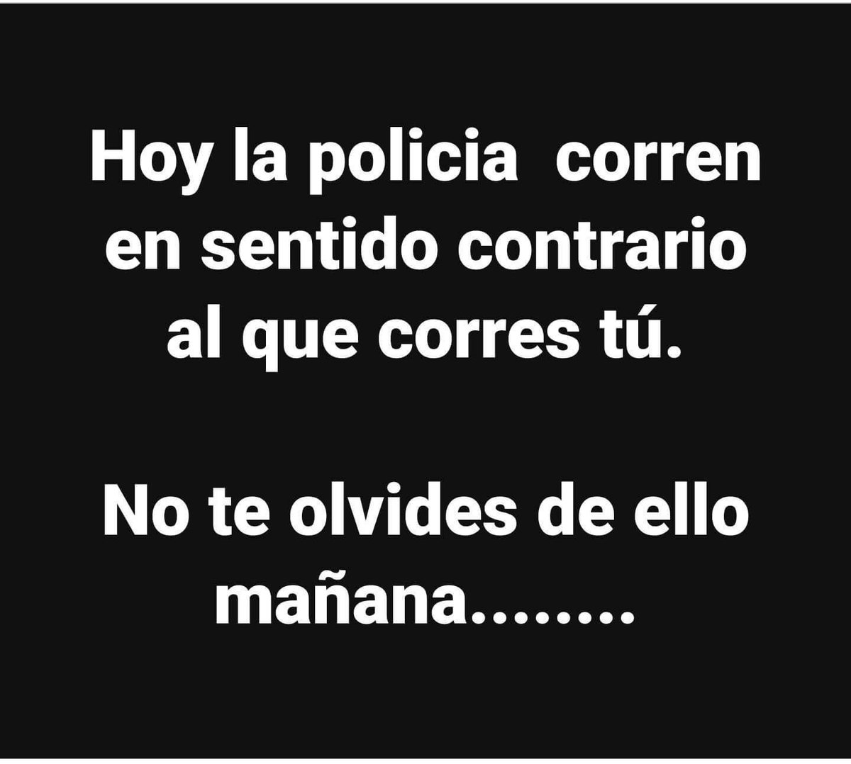 oposicionCNP's tweet photo. Hoy los cuerpos de seguridad corrían en sentido contrario al que corrías tú, no lo olvidemos mañana. Gracias por protegernos #Barcelona https://t.co/hF5Z1pQKqn