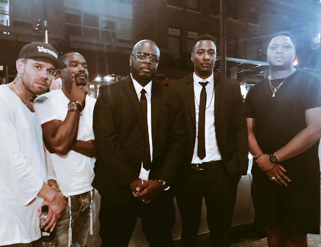 Tikoonz's tweet photo. Tikoonztv #HopeCity shoot dt #vancity at @hellogoodbyebar https://t.co/G3fatxDaQb