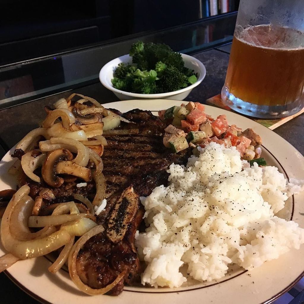JoelDuggan's tweet photo. Feed the beast! #FoodDrivenHuman #HungryHuman #SteakNight #Fixins @GarrisonBrewing #HoppyBuoy https://t.co/qQuWdzhfbG https://t.co/S9CRz1AO8c