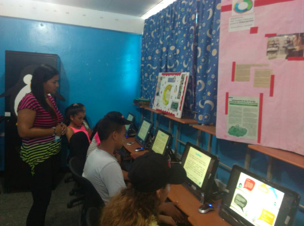 Cbit_simonr's tweet photo. Redes Sociales en el plan "Pedagogía Tecnológica Para Formar Haciendo" #PlanEscuelasAbiertas @JauaMiranda @Rafaelsimonchac @ZEMPLAZAMORA16 https://t.co/rRqxl20mUj