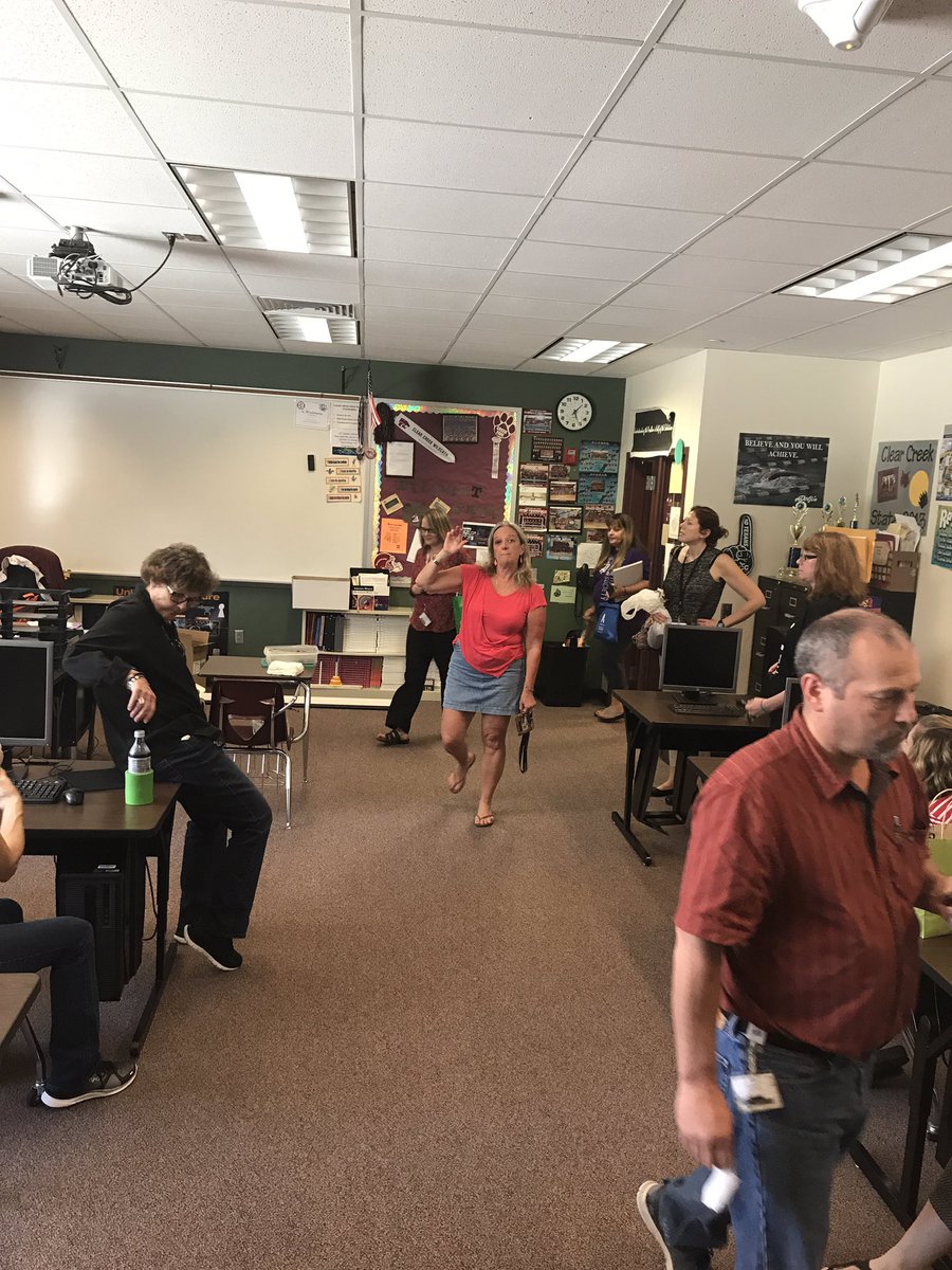 ElizRadicioni's tweet photo. #CTExpress Creek Students are designing our world! #wildcatschat https://t.co/Yy3raMA8ky