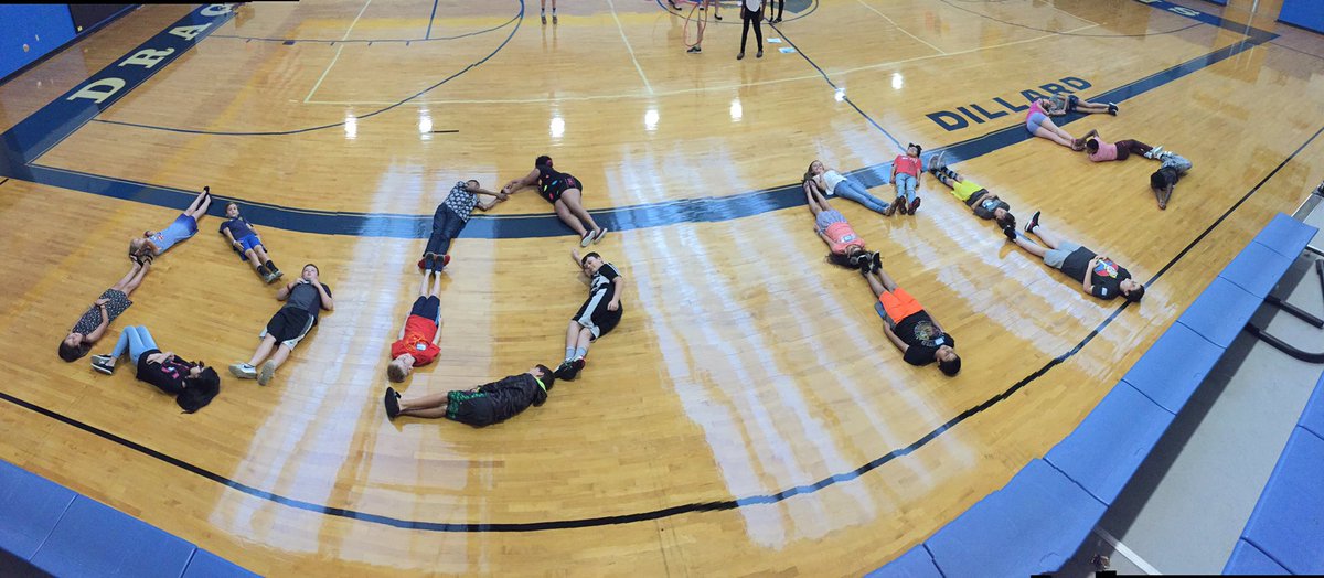MsNHayPE's tweet photo. Team building & school spirit for our rising 6th graders @DDMSDragons #teamwork #schoolspirit #ddmsdriven https://t.co/2y8NcV04rD