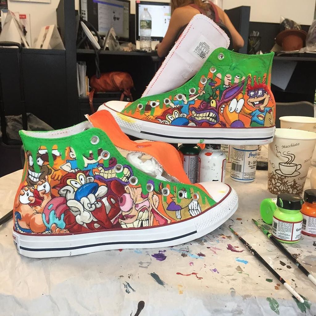 Still adding some finishing touches. #handpainted #customkicks #wip ift.tt/2weuKWI