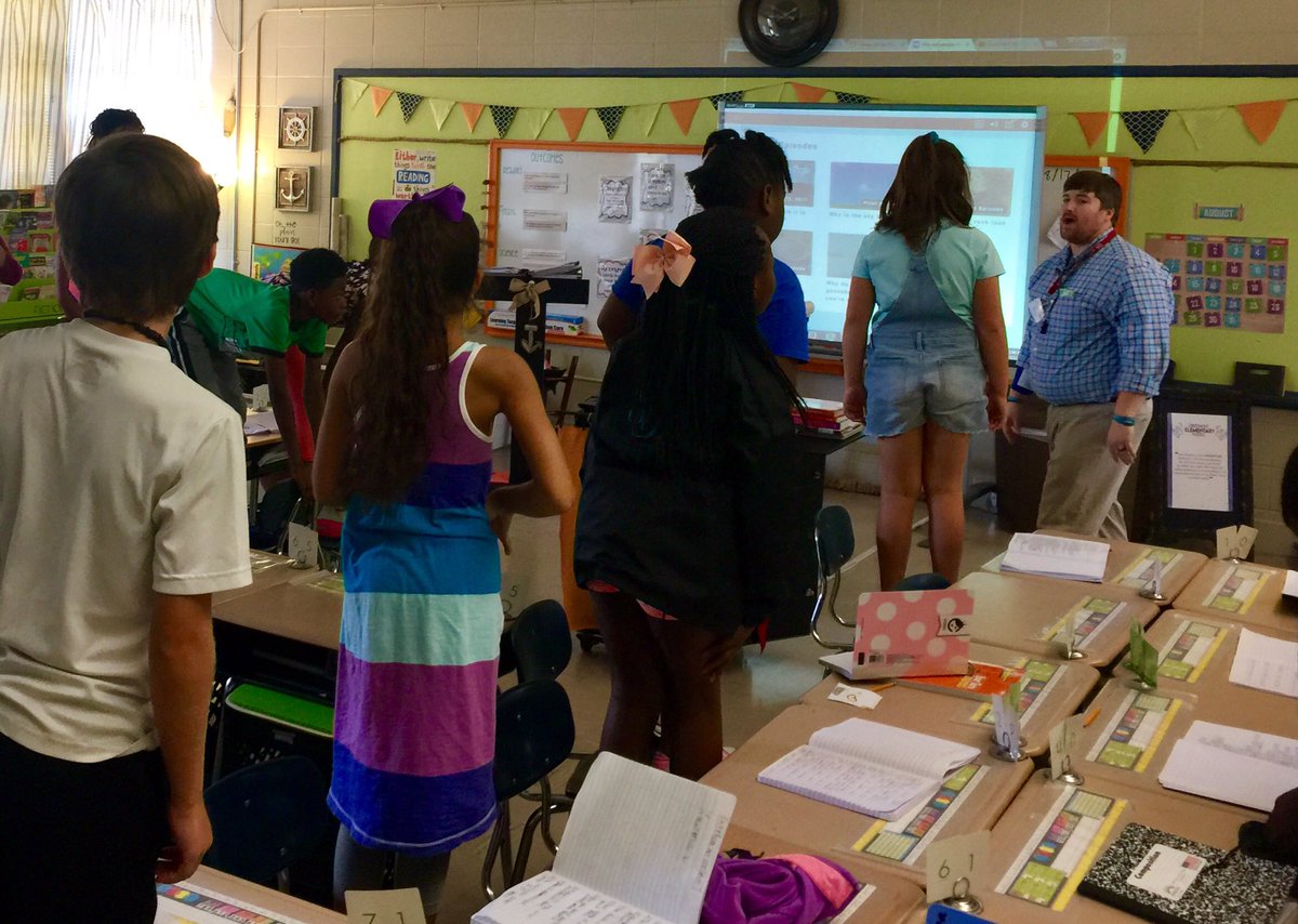 acassity1's tweet photo. Real learning happening @Crestmont7 #tcsslearns @tcss_schools @trhodesGodBless @AlabamaGRIT #SchoolPledge #WholeBrain https://t.co/UKxC4OXq3K