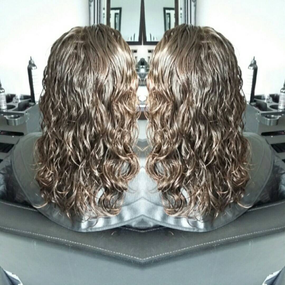 LuxuryHairByLT's tweet photo. #permstyle #perms #permedhair #wavyhair #waves #permedhairdontcare #naturalhair #naturallooking #naturallookinghair #loreal https://t.co/l6nh3UXxcW