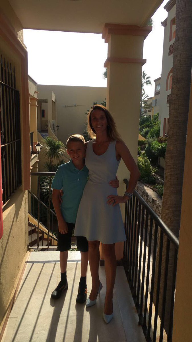 LizRoxk's tweet photo. Holiday Moments #forevermemories #familyiseverything #valuabletimes https://t.co/aaRCM0PUiA
