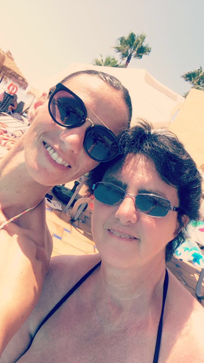 LizRoxk's tweet photo. Holiday Moments #forevermemories #familyiseverything #valuabletimes https://t.co/aaRCM0PUiA