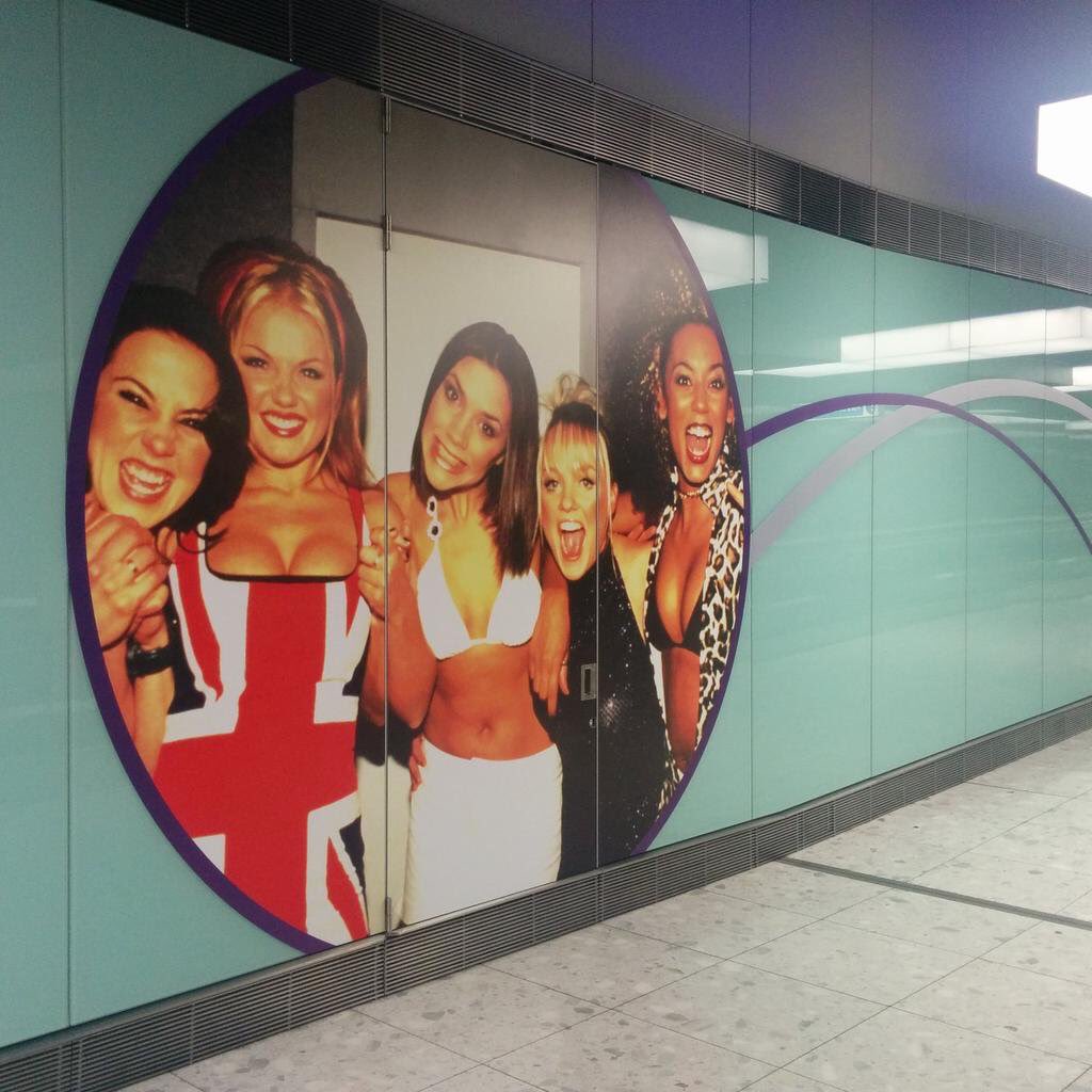 eddiebarnes's tweet image. My biggest regret of 2017 is not turning back and getting a photo with my girls at Heathrow Airport FS 😫😭😭😭😭 #SpiceGirls20 ❤️