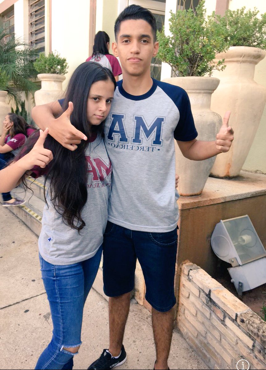 kyarzz's tweet photo. Feliz 18tao p cara mais parça que eu conheço!! Valeu por me aturar até as 15:30 mesmo sem ser obrigado. Amo você nojento.❤️#colegas #tempai https://t.co/ecqrci1REz