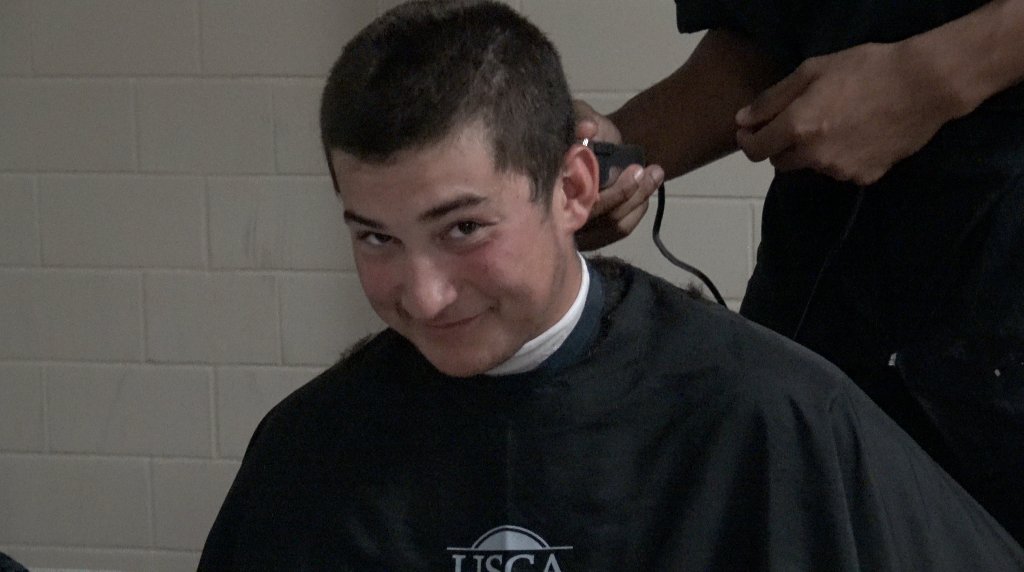 Channel1450com's tweet photo. SHG Football Players Buzz Their Heads To Show Support For Coach's Wife With Cancer: #LivingForLiz  https://t.co/Yh1vb53qsZ https://t.co/unQHmgUsgg