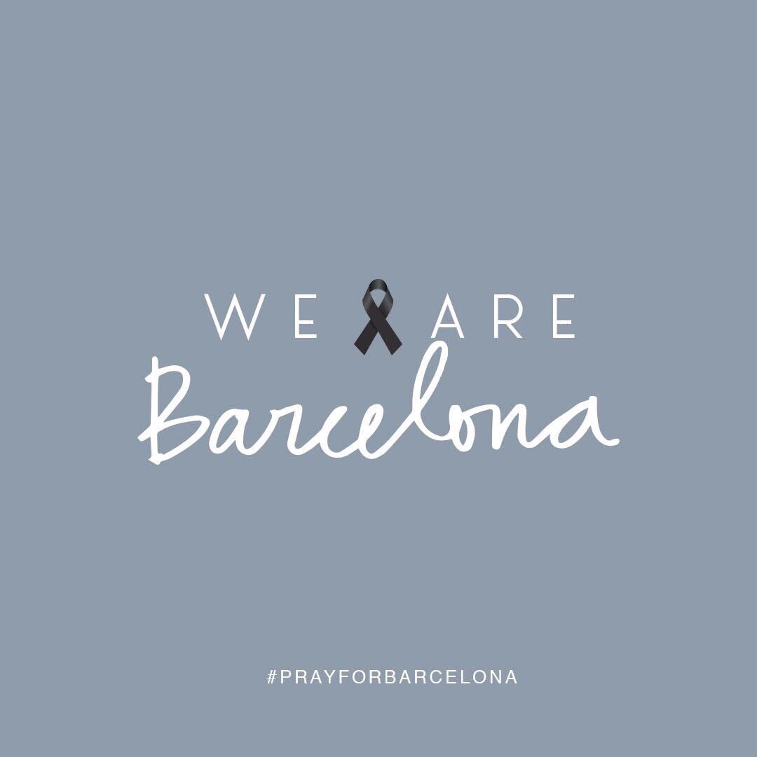 LiveItOutEsp's tweet photo. Rotos de dolor por el terrible suceso en las Ramblas de Barcelona. Pendientes de nuestros estudiantes #TotsSomBarcelona https://t.co/t6DacFbklR