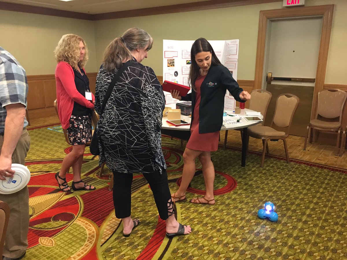 maya_staresinic's tweet image. Great first day talking about #ProgrammableRobots in edu at the Tech-Enabling Learning & Leading Institute! #OntEdLeaders