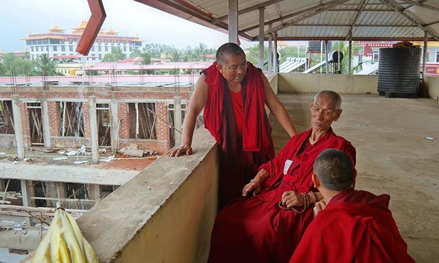 UARKstudyabroad's tweet photo. #TBT to our faculty-led program, @uatext! "3 generations of Minyak Khangtsen at Drepung Loseling Monastery" #text2017 #hogsabroad 📷: Chloe B https://t.co/OEFiPCbcCS