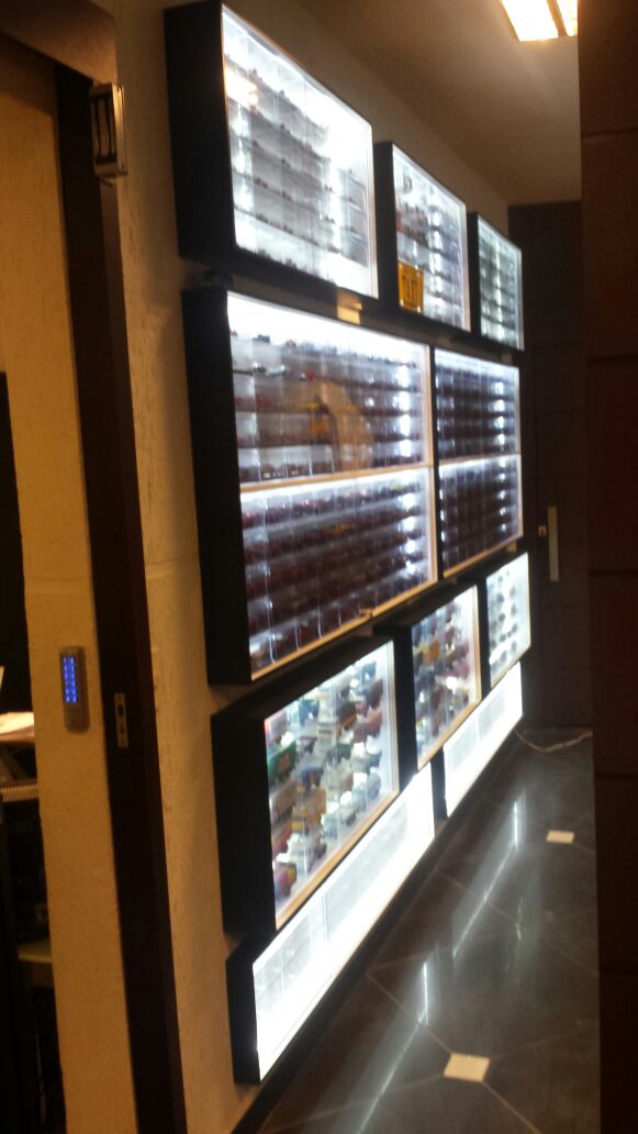 ARTECURITIBA's tweet image. Boa Tarde Cliente Amigo,
Você que precisa de um lugar para guardar sua coleção, independente do que seja a Art Curitiba tem vário modelos.