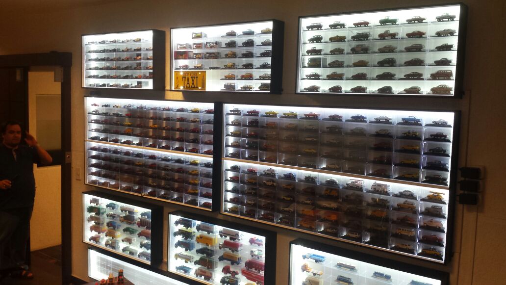 ARTECURITIBA's tweet image. Boa Tarde Cliente Amigo,
Você que precisa de um lugar para guardar sua coleção, independente do que seja a Art Curitiba tem vário modelos.