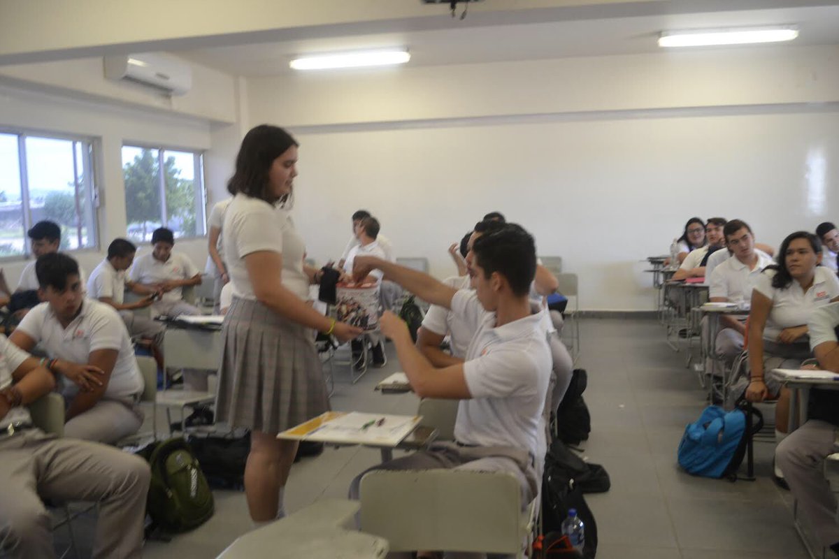 TeamIrruenti's tweet photo. Iniciamos con los boteos en los planteles de cobach, si trabajamos juntos lograremos alcanzar la meta para llegar a malasia!! #Irruenti https://t.co/epaai9VmjE