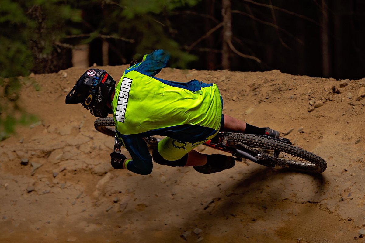 foxracingcanada's tweet photo. Last years Fox Air DH Junior winner stepped up the Men's this time and finished 4th - Solid ride Magnus!

#foxmtb #foxairdh #bornfromdirt https://t.co/UmrWpPZF3q