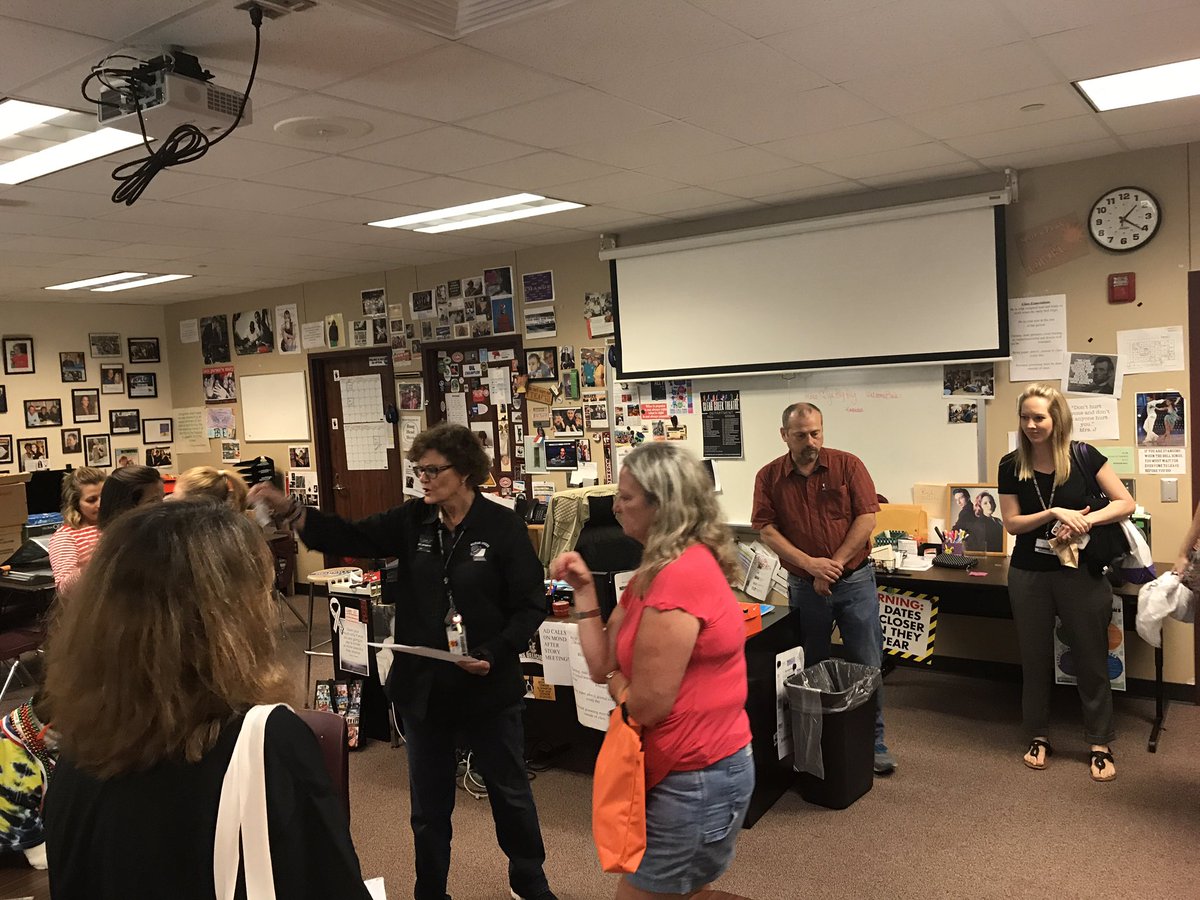 ElizRadicioni's tweet photo. #CTExpress Great News from our newspaper kids!! @CreekHilife #wildcatschat https://t.co/awv5bCFyKt