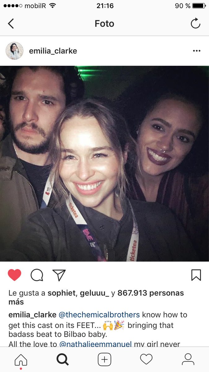 dindjgrin's tweet photo. kit: i don't have any social media bc i feel like i already expose too much of what i do in my life
em: don't worry fam i gotcha
em irl: https://t.co/CzuN8NtfZi