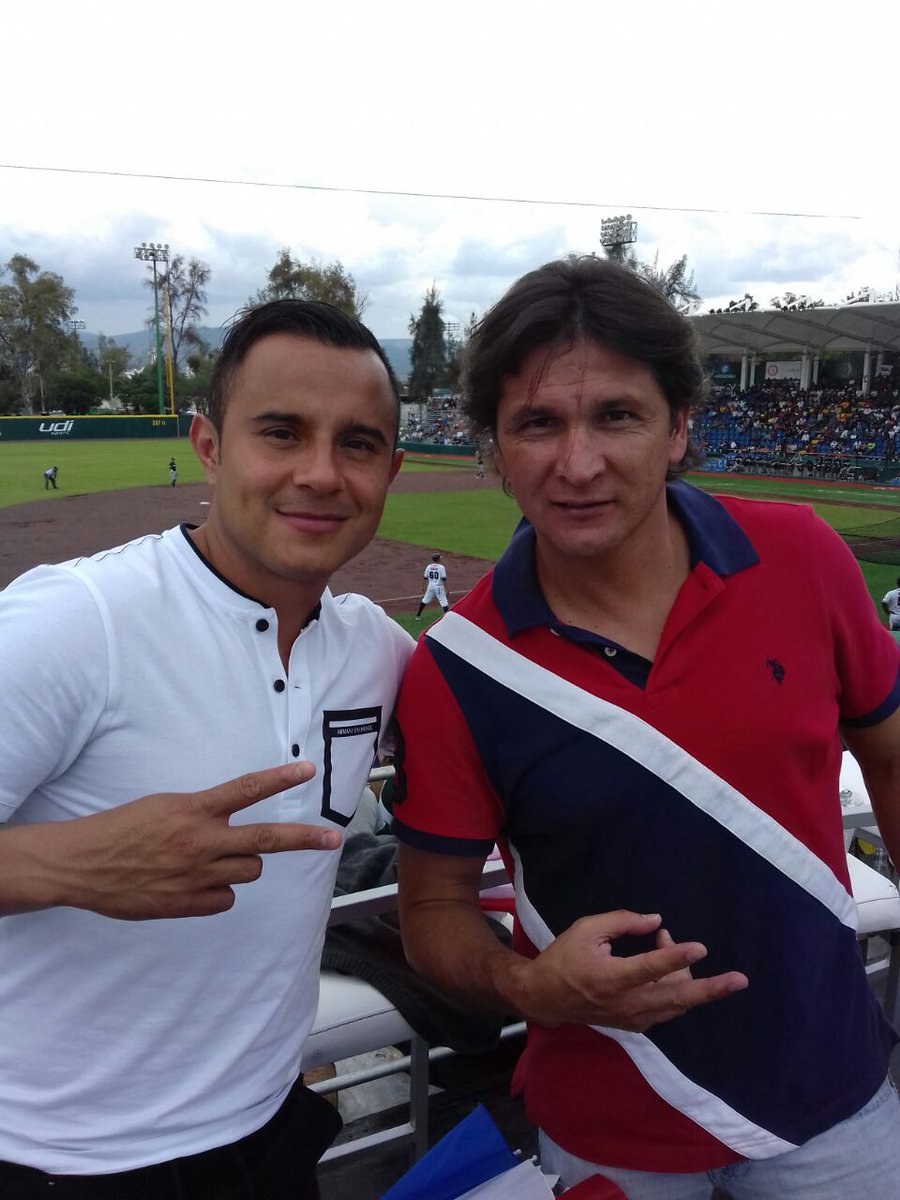 NacimosBravos's tweet photo. #NoTeQuieroEnamorarPero invitadazos de lujo en La Fortaleza 👌😃 https://t.co/F1mFzeuOoM