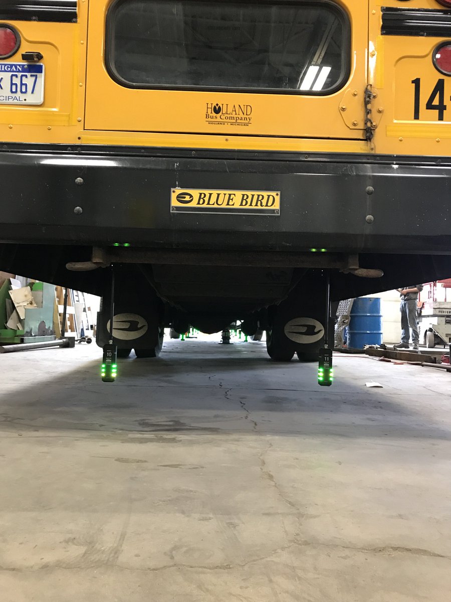 infinity3dlaser's tweet photo. Are you a Collision Repair shop working on BIG RIGS? https://t.co/bgmyVo3ePj https://t.co/WtGoi8kxEk