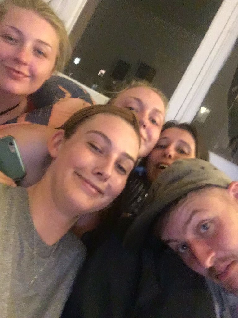 Niamh tweet media