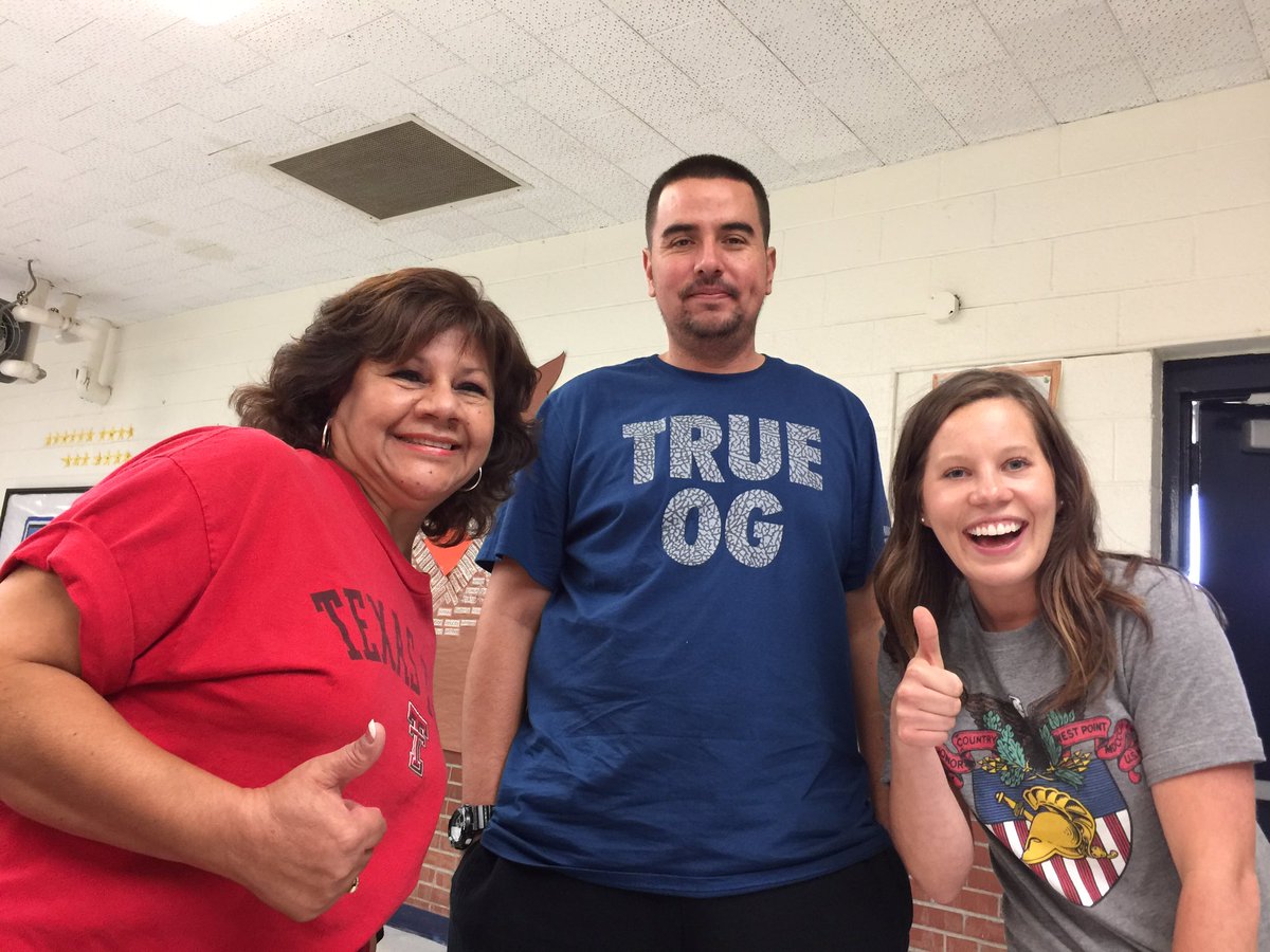 cattnash12's tweet photo. #owlspulltogether. https://t.co/K9nbQUfK6v