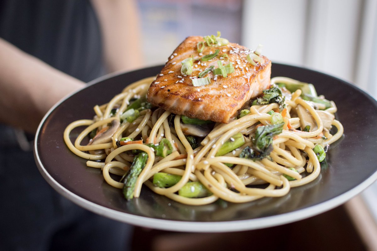 RedBrickkitchen's tweet photo. Tonight we're whipping up a delicious salmon and noodle stir-fry! #stirfry #salmon https://t.co/CdW5JfMth2
