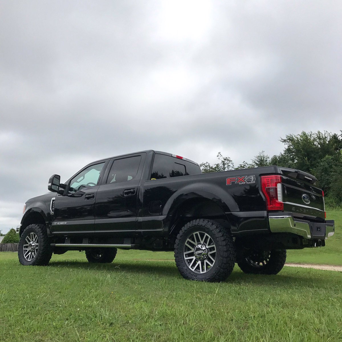 CTUUSA's tweet photo. Finished up another Autonation truck today! https://t.co/beHgA1srRA