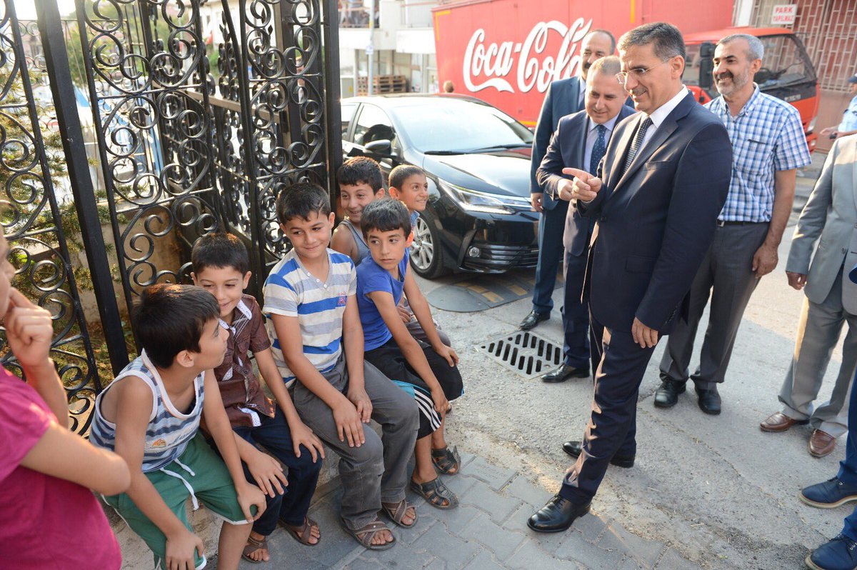 Ercan Topaca (@topacaercan) on Twitter photo Ayaş'ta çocuklarla okuma üzerine sohbet yaptık ve kitap hediye ettim. Ayaş'ta çocuklarla okuma üzerine sohbet yaptık ve kitap hediye ettim.