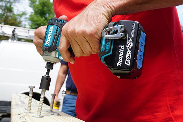 MakitaTools's tweet photo. #throwbackthursday It's only been 2 months but worth another look: #XDT12 named top impact driver by #toolboxbuzz https://t.co/nlME0zk4p3 https://t.co/l8E2aOEa0b