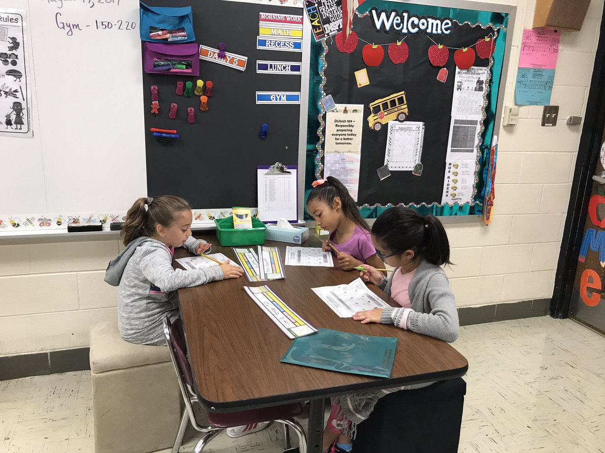jmteach2's tweet photo. 3rd graders at Lyle are rocking their flexible seating!! #flexibleseating #d109pride @LyleDragons https://t.co/zGBNwaFvQL