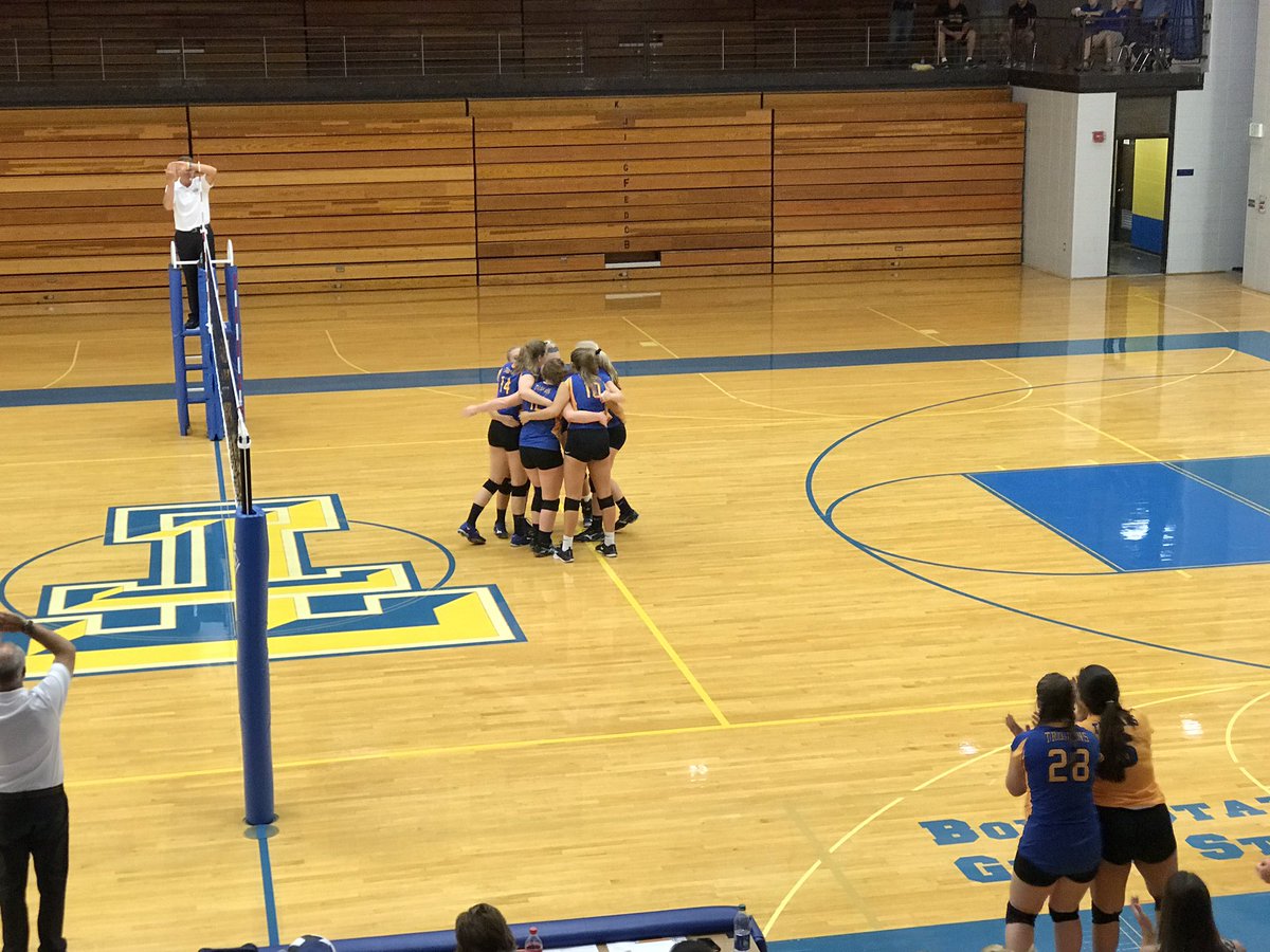 tritontrojans's tweet photo. Varsity ๐ Game 1
Triton 25
Oregon-Davis 19
#BlueSlamVB https://t.co/lX3OeJ7jhX