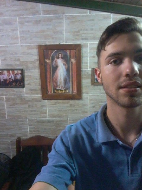 yvoficial's tweet photo. F - Ruso, como era esa que decía: y es que cerca de mi casa...
Ruso - No puedo cantarla con él mirándone así...
-... https://t.co/d8aGcPLAtY