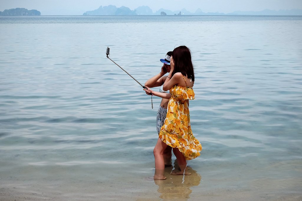 Nubiimaps's tweet photo. #Single #Baby #Boomer is more apt 2 #travel #abroad than 2 #limit #themselves 2 #domestic #travel #ThursdayThoughts  https://t.co/YMA5bUlW46 https://t.co/uK0OIaesFF