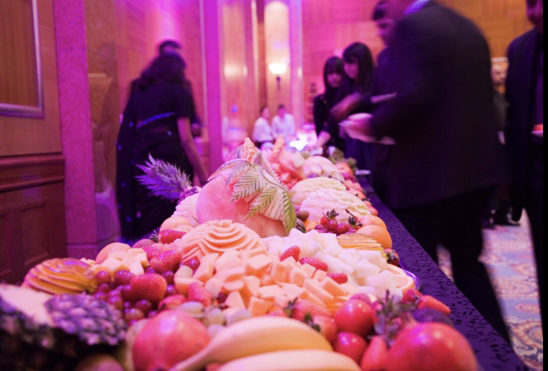 BrijwasiEvents's tweet photo. A magnificent range of tropical and exotic fruit from a recent #weddingreception @SheratonSkyline with @_Madhus https://t.co/NMU50u5tUt