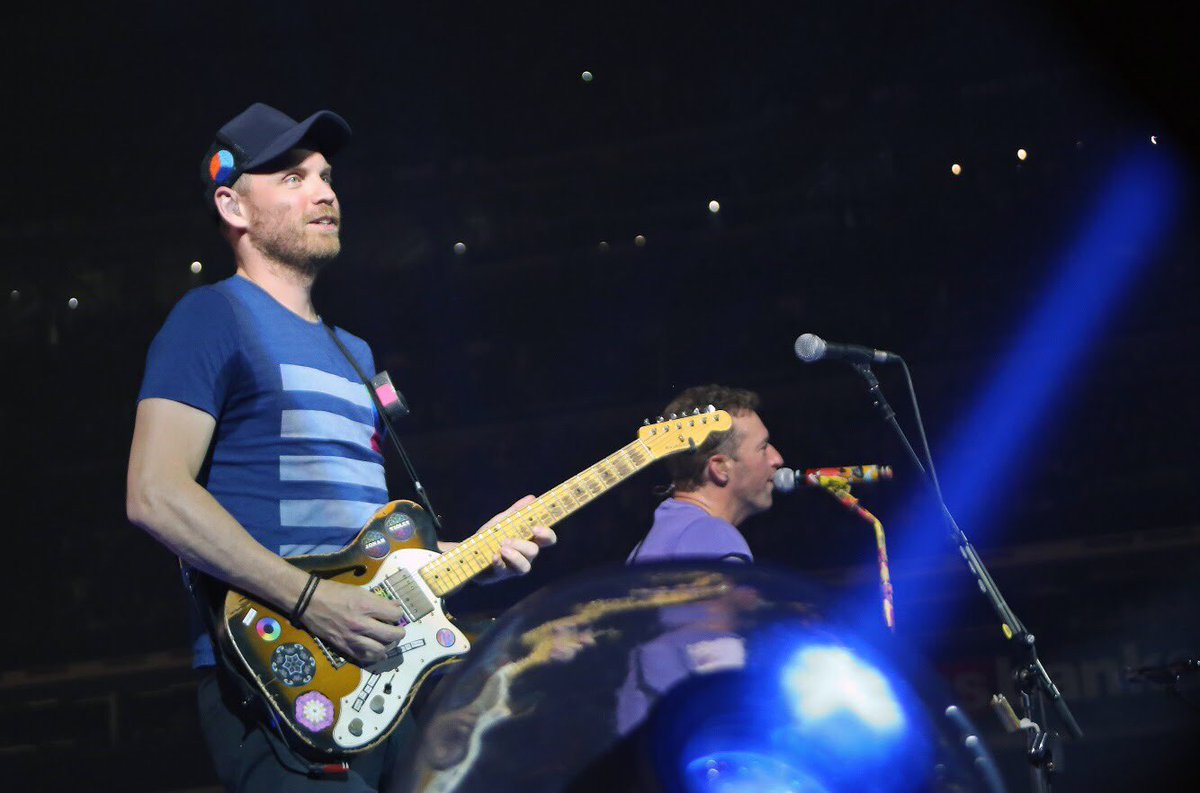 hotworkcoldplay's tweet photo. @Coldplay hire me to take pics tonight 😋 https://t.co/5p4ZKcpR5O