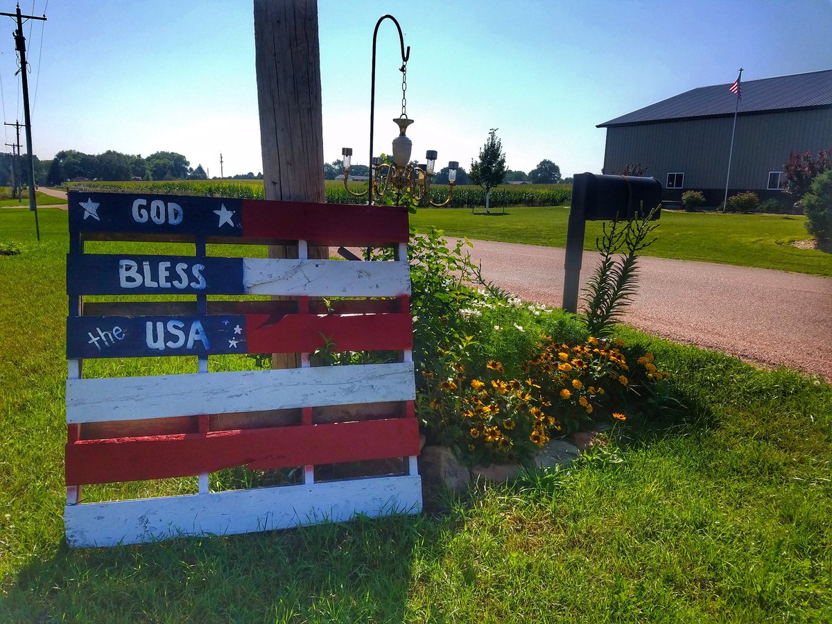 mychevrolegs's tweet photo. Farm-to-Town-to-Farm-Run. Good to be back in Midwest, w/ Family. Out runnin' w/ Cows- GOGOGO!🐮This is the pace..🌽🚜😎✌
https://t.co/WcEFSyMVpT https://t.co/emUL8TR0hj